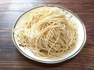 Aplicação inteligente do tripolifosfato de sódio de qualidade alimentar na produção de noodles