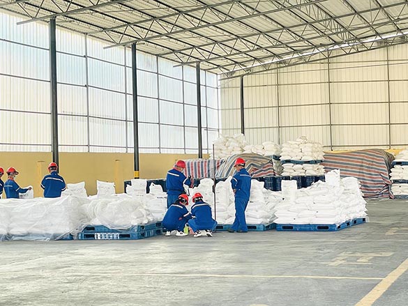 Goway Chemical Factory Warehouse and Professional Container Loading for Phosphate Export